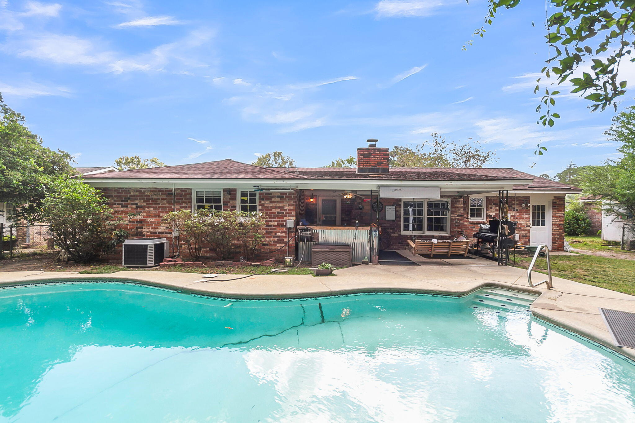 105 Barrington Boulevard