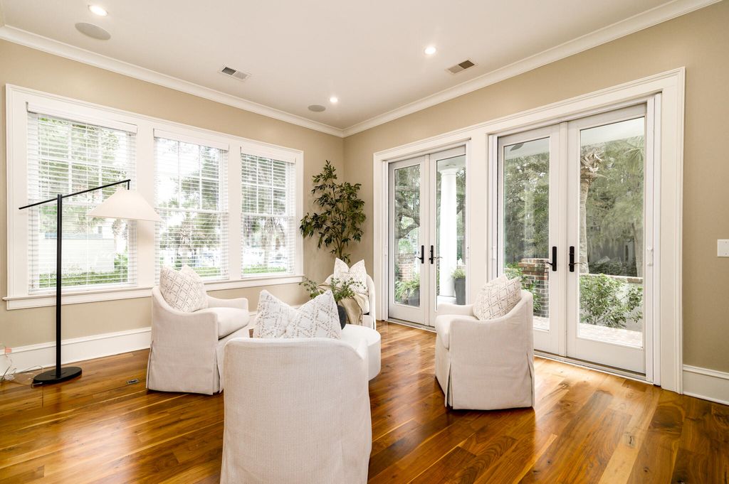 Photo of 9 Transom Court, Charleston, SC 29407 (MLS # 26007367)