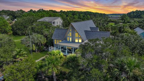 A home in Edisto Island