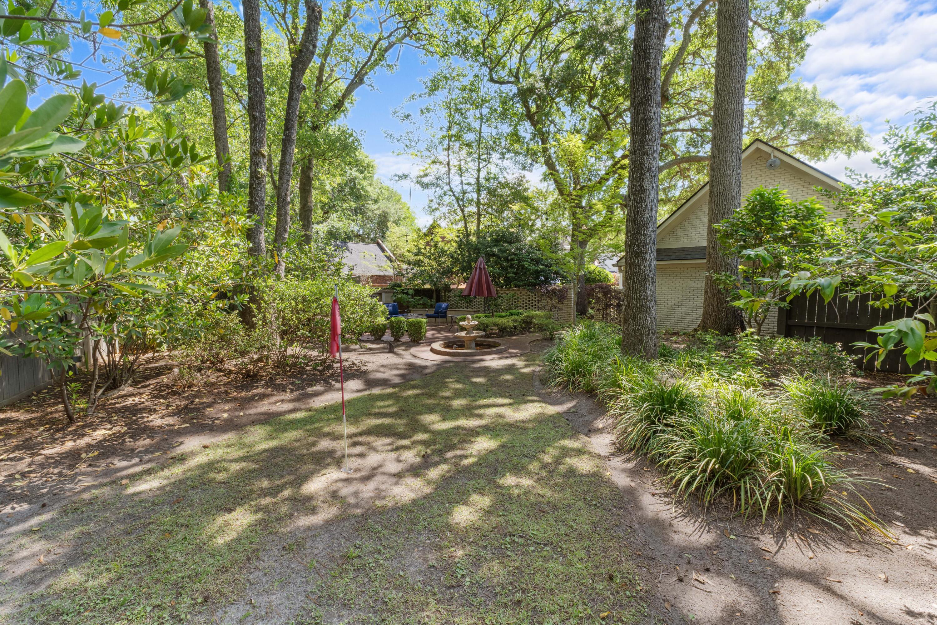1043 Loyalist Lane