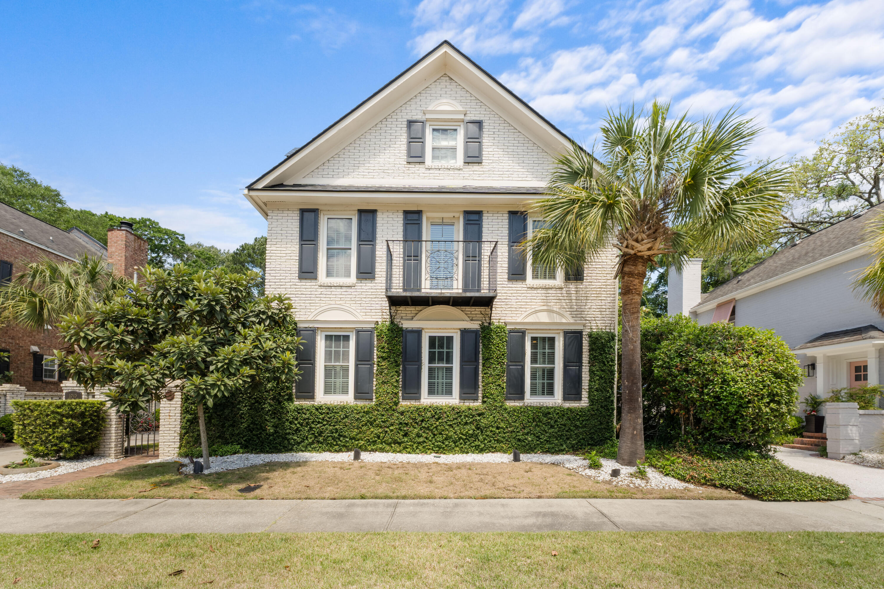 1043 Loyalist Lane