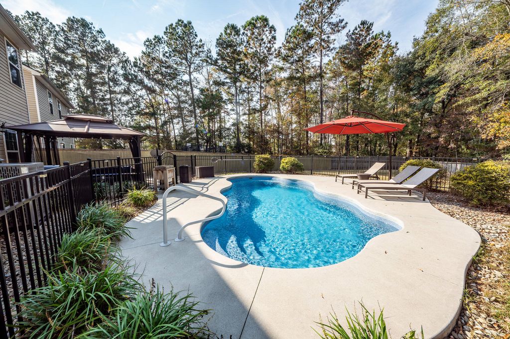 Photo of 186 Longford Drive, Summerville, SC 29483 (MLS # 26001028)