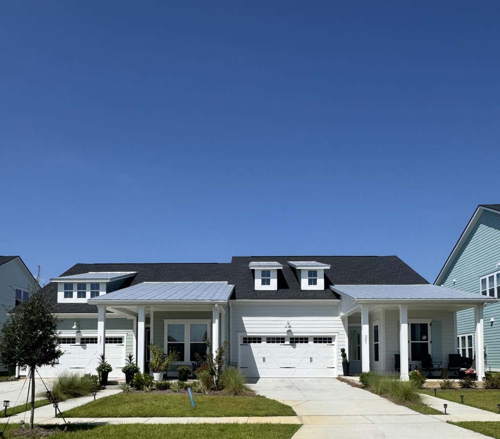 Photo of 426 Bluebird Bend Street, Summerville, SC 29486 (MLS # 26023378)