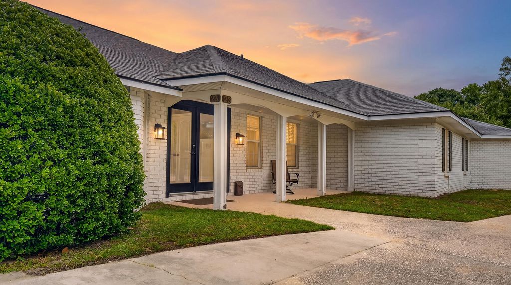 Photo of 23 Shadowmoss Parkway, Charleston, SC 29414 (MLS # 26014344)