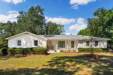 Photo of 708 N Magnolia Street, Summerville, SC 29483 (MLS # 25027230)