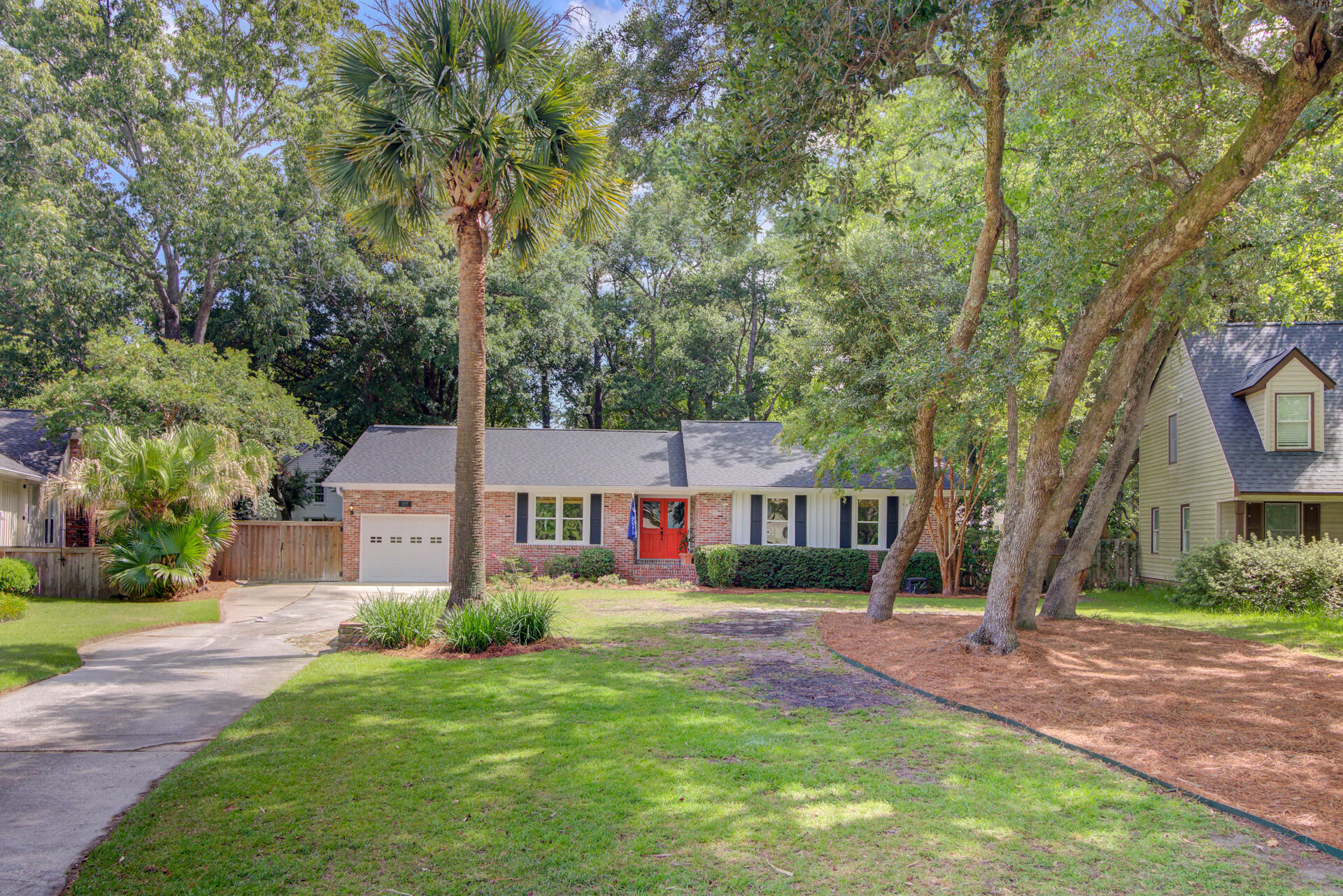 977 Colonial Drive