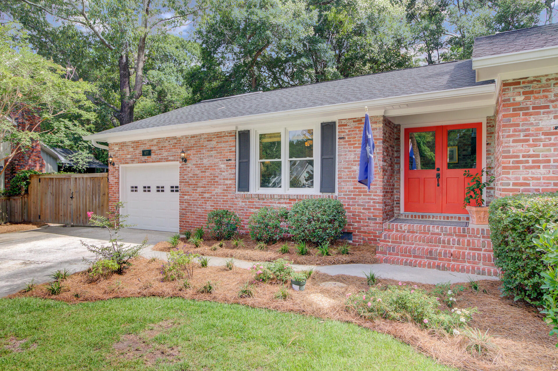 977 Colonial Drive