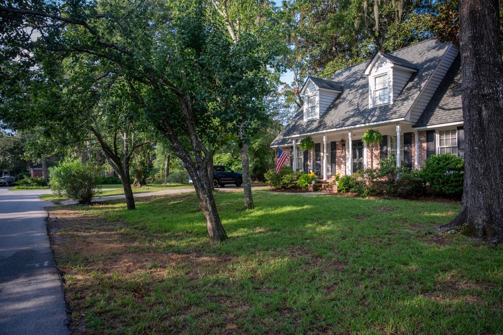 Photo of 611 Beauregard Street, Charleston, SC 29412 (MLS # 26023848)