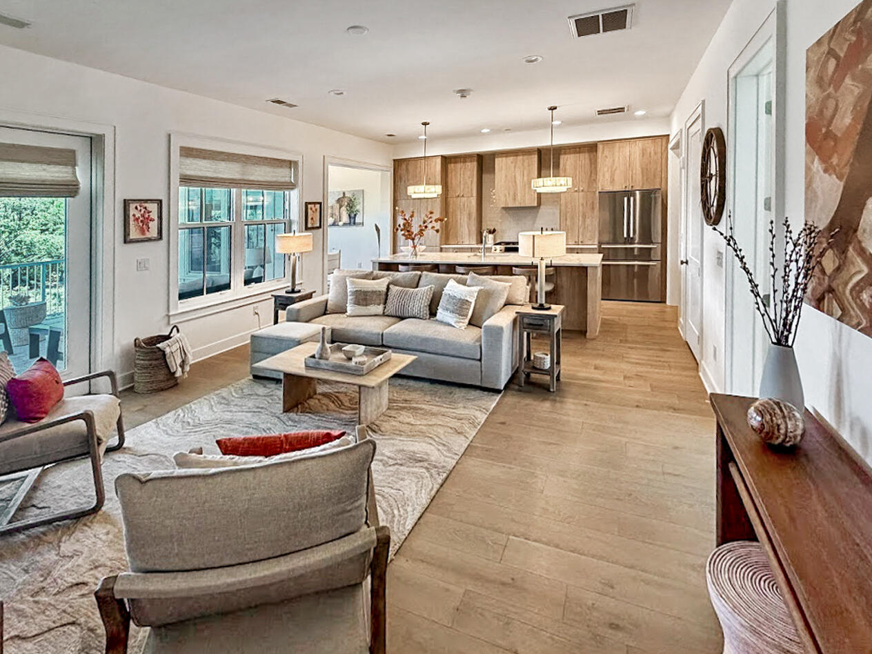 320 Longshore Street 1046