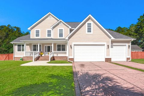 Photo of 111 Young Drive, Summerville, SC 29483 (MLS # 25027523)