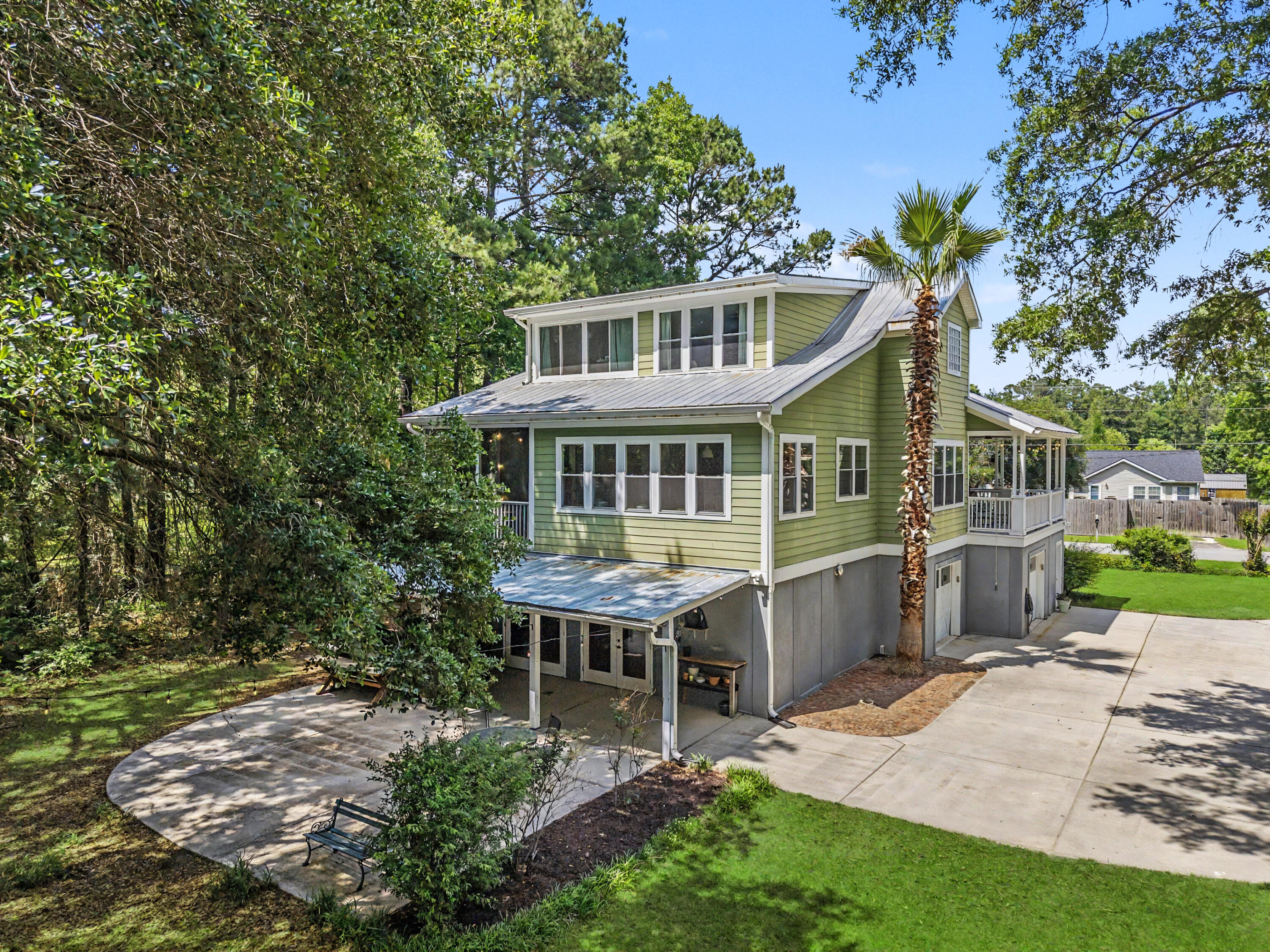417 Renau Boulevard