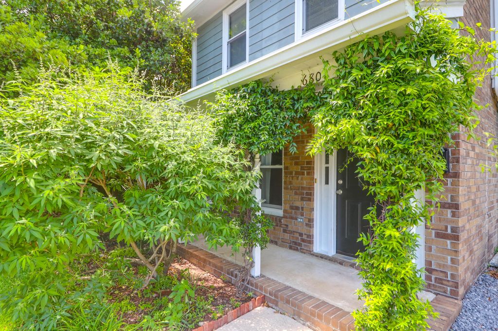 Photo of 680 Buckhall Court, Mount Pleasant, SC 29464 (MLS # 25013464)