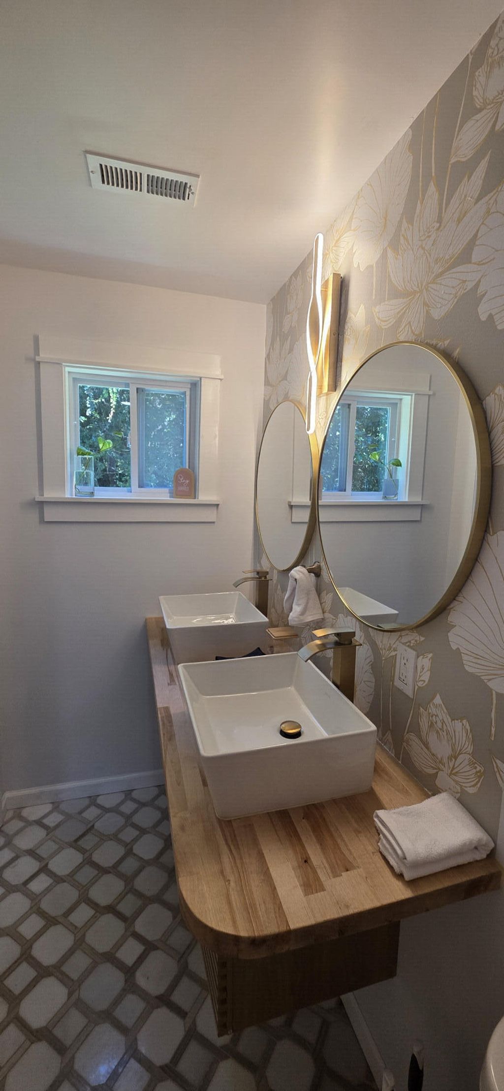 Photo of 1339 S Lakeland Drive, North Charleston, SC 29406 (MLS # 26006790)