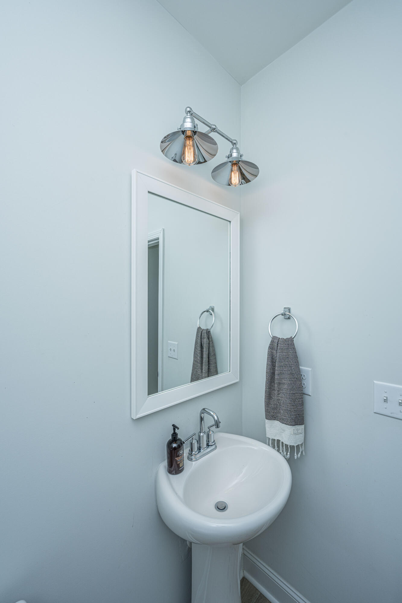 1073 Oak Bluff Avenue