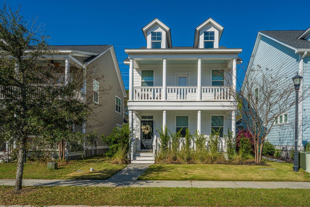 Photo of 1073 Oak Bluff Avenue, Charleston, SC 29492 (MLS # 26008142)