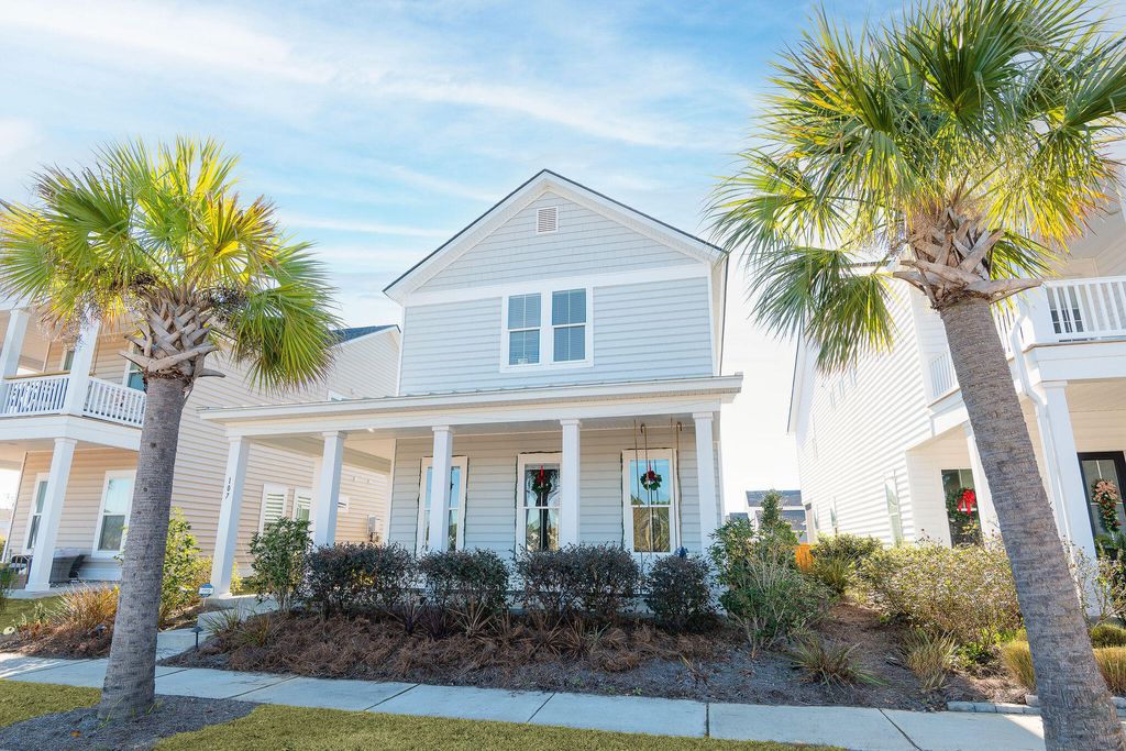 Photo of 107 Garden Lily Lane, Summerville, SC 29485 (MLS # 26000603)