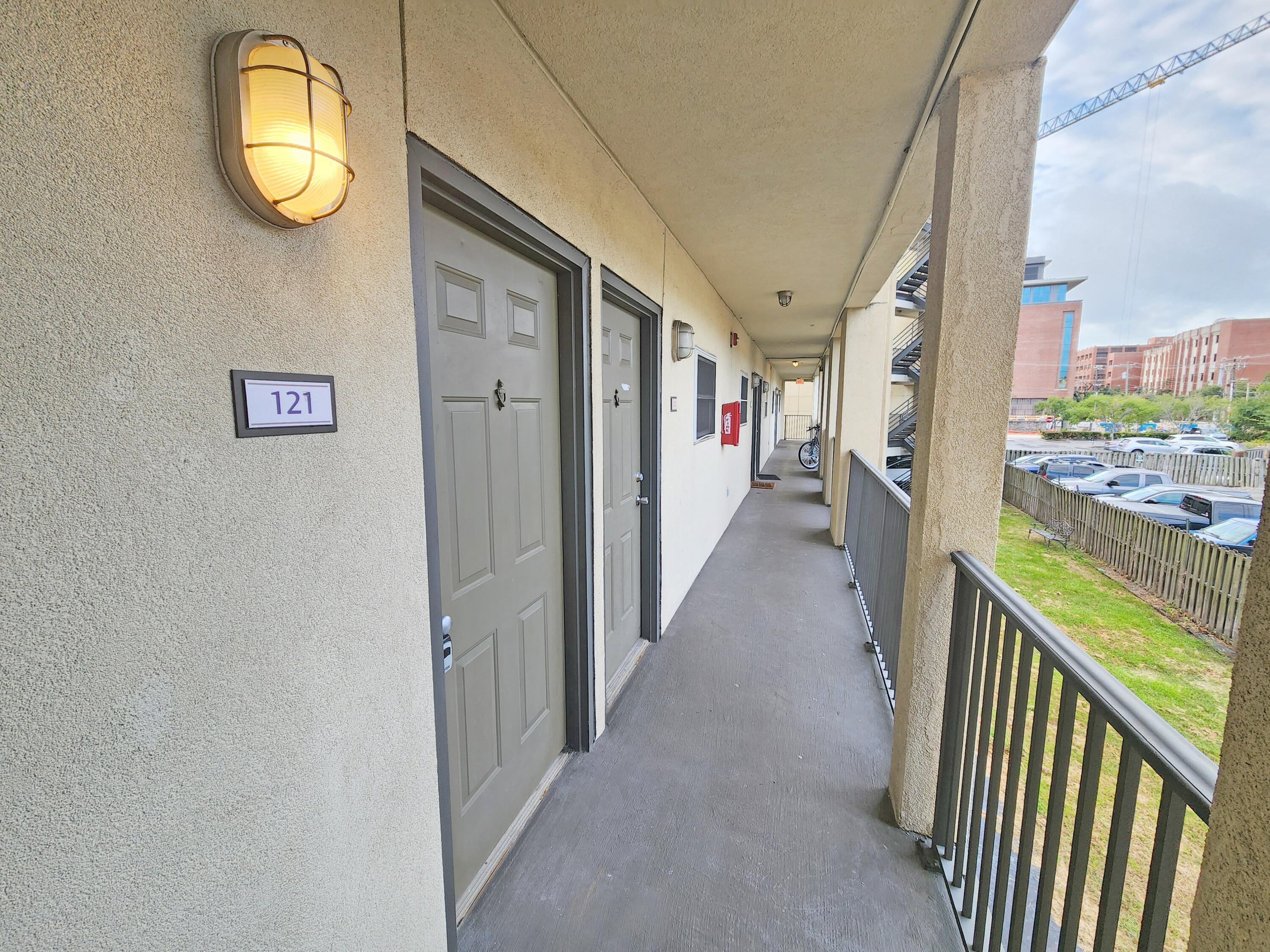 40 Bee Street 121