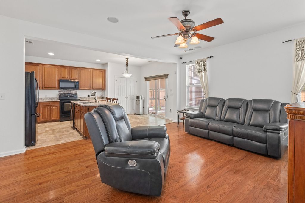 Photo of 160 Pavilion Street, Summerville, SC 29483 (MLS # 26012543)