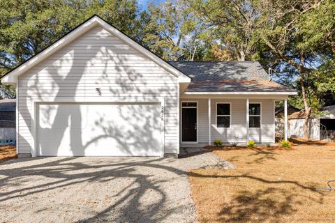 A home in North Charleston