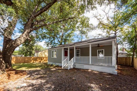 A home in North Charleston