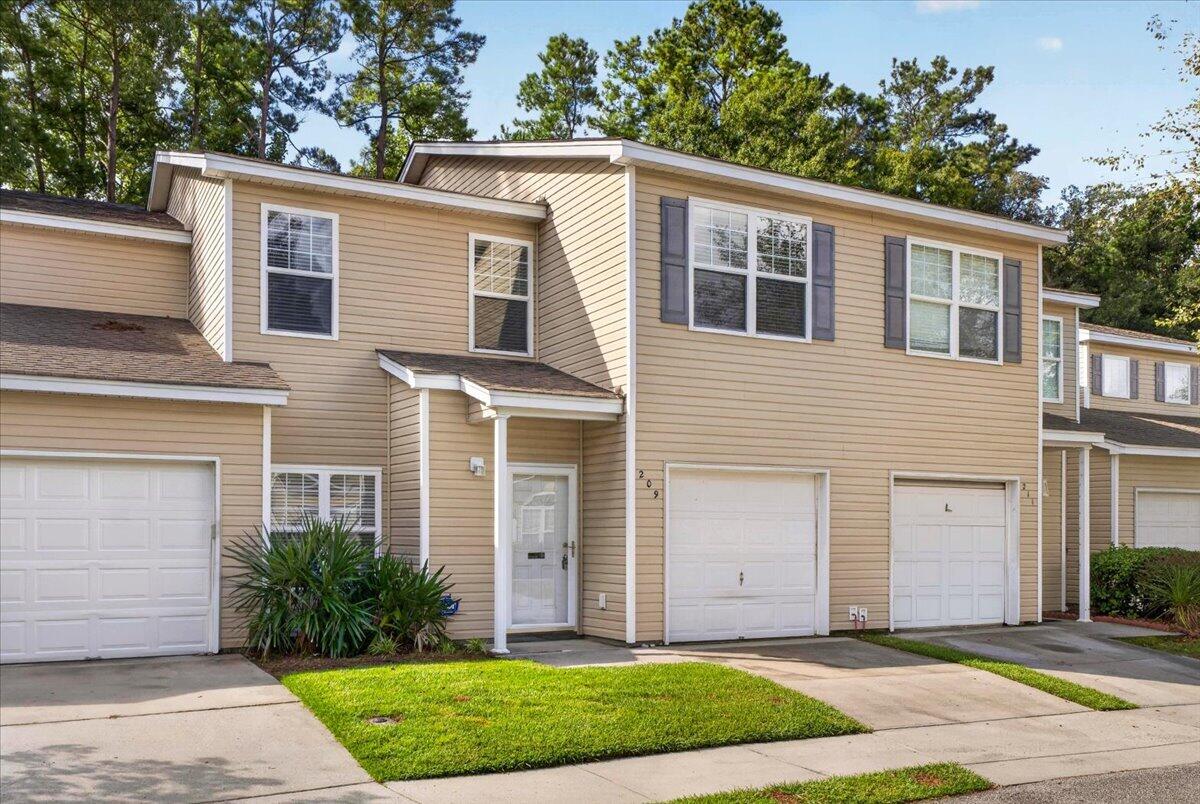 209 Grand Oaks Drive