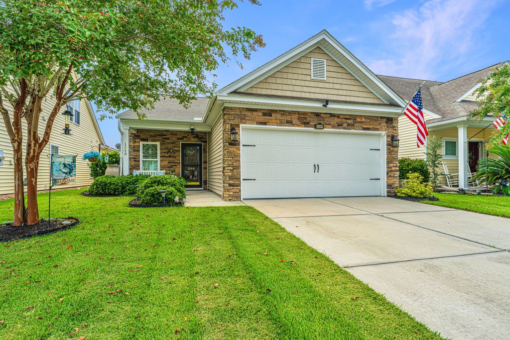 Photo of 1548 Oldenburg Drive, Mount Pleasant, SC 29429 (MLS # 25032824)