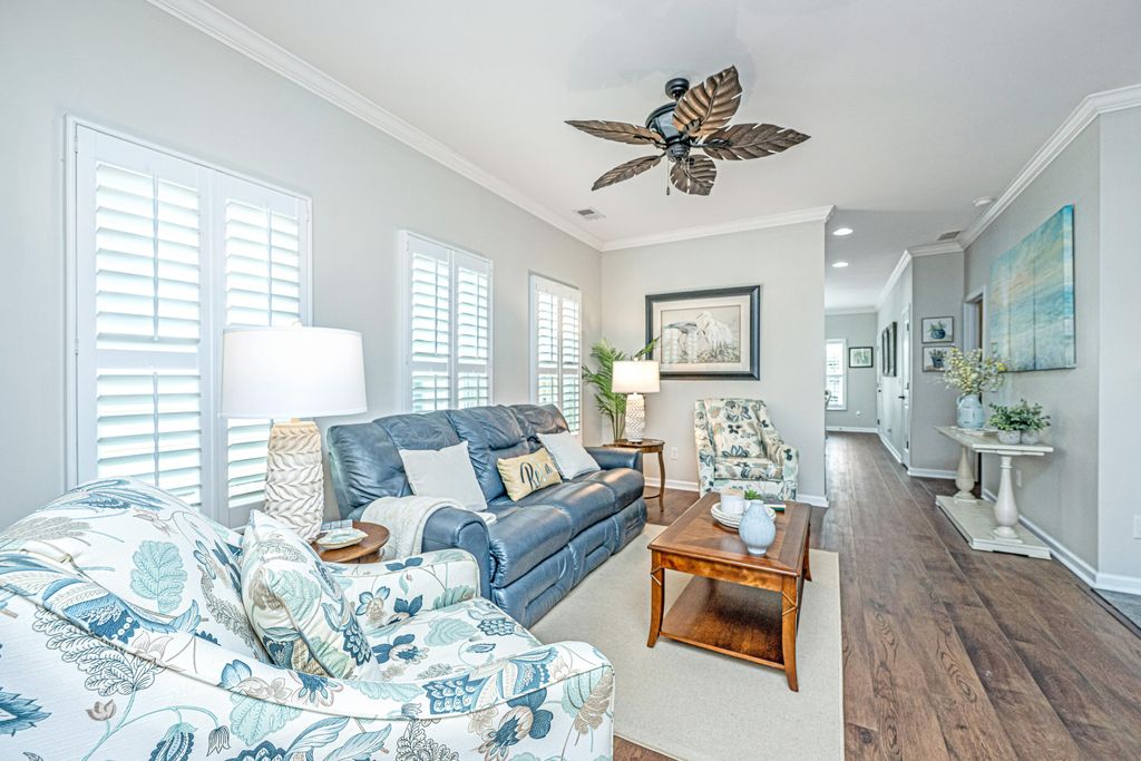 Photo of 1548 Oldenburg Drive, Mount Pleasant, SC 29429 (MLS # 25032824)