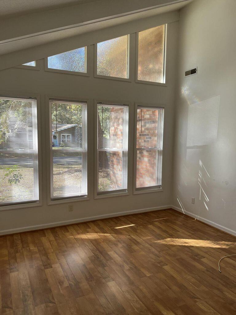 1056 Yorktown Drive