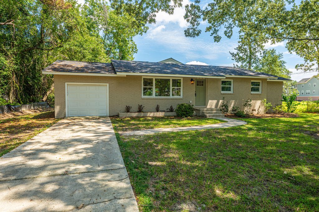 Photo of 2150 Pierpont Avenue, Charleston, SC 29414 (MLS # 25024179)