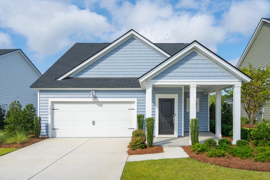 Photo of 1007 Lettered Olive Lane, Summerville, SC 29485 (MLS # 26029280)