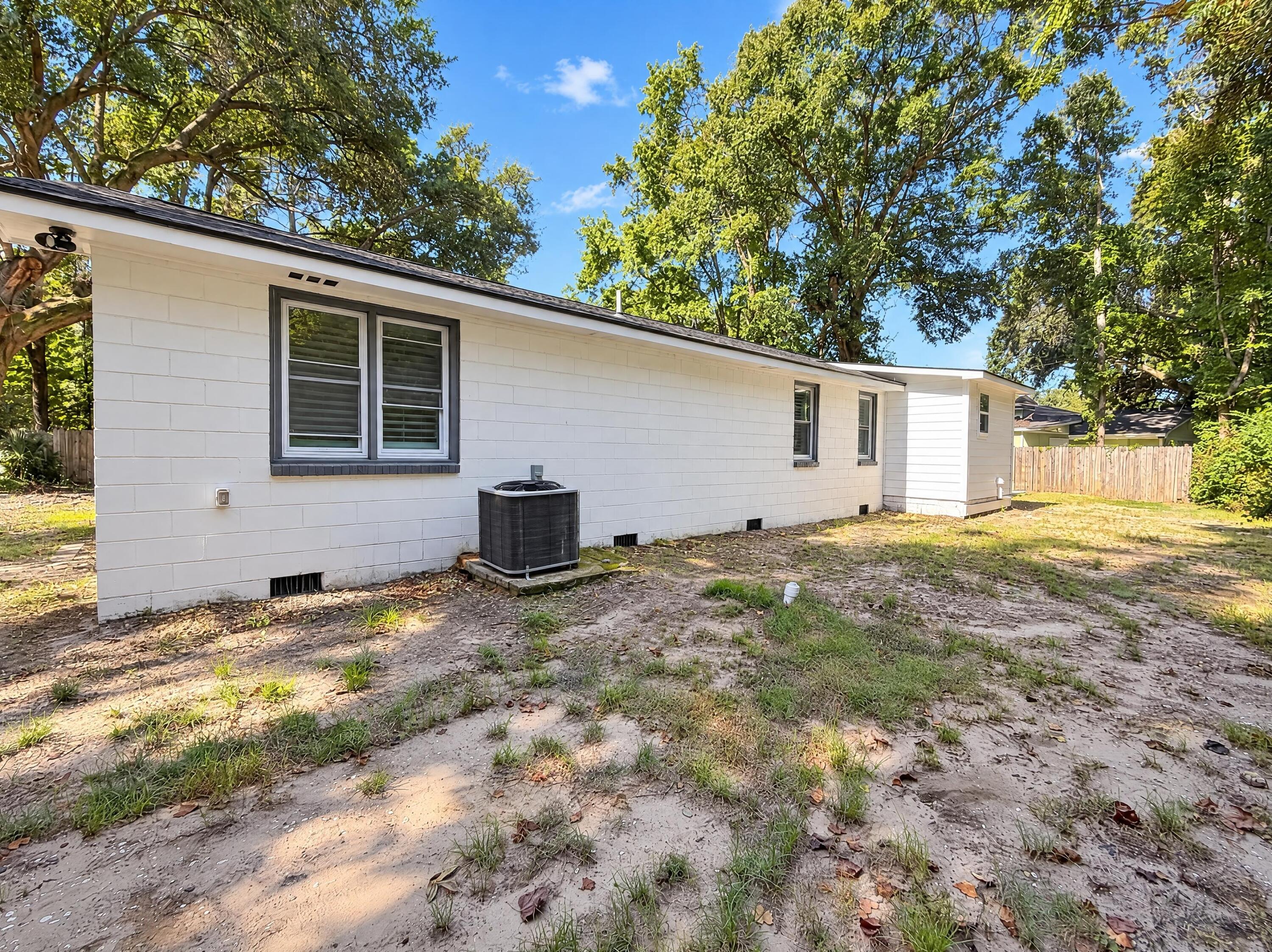 1729 N Highway 17