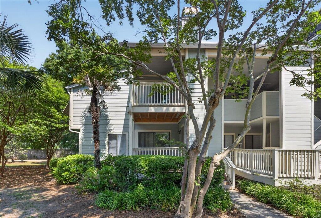 Photo of 1481 Center Street St #Apt 1301, Mount Pleasant, SC 29464 (MLS # 26011763)