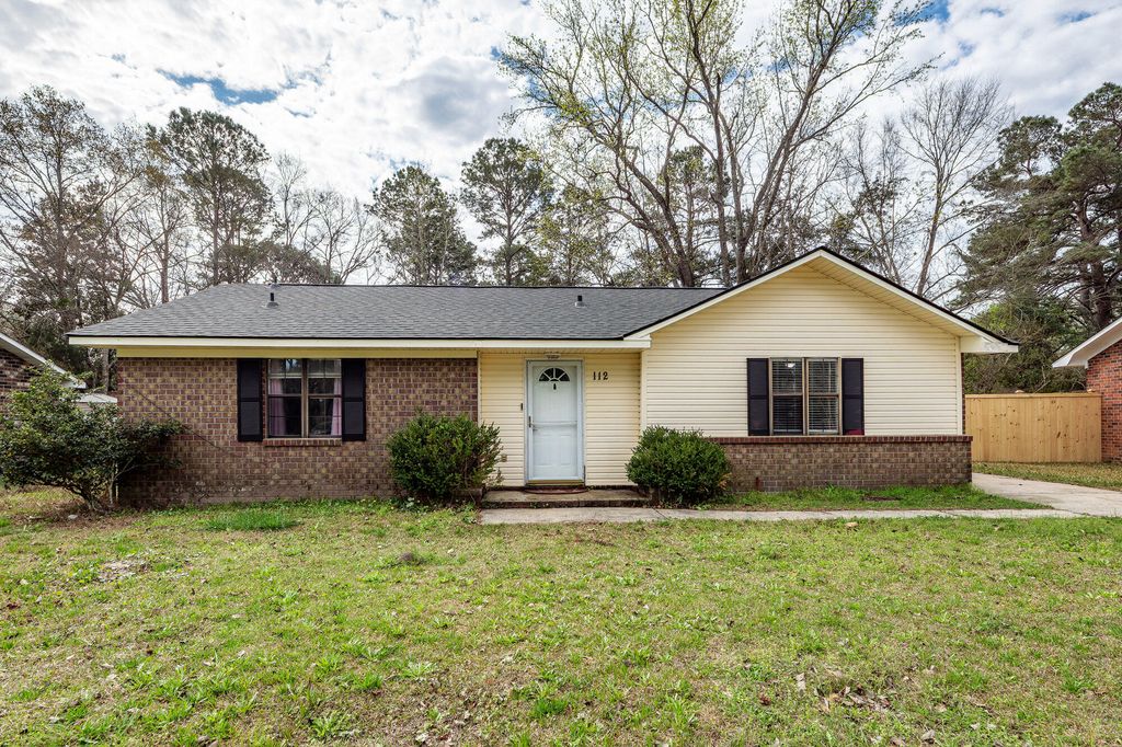 Photo of 112 Fripp Lane, Summerville, SC 29483 (MLS # 26006916)