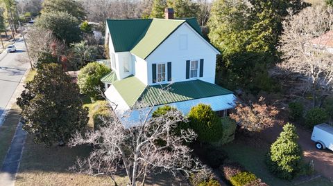 A home in Summerton