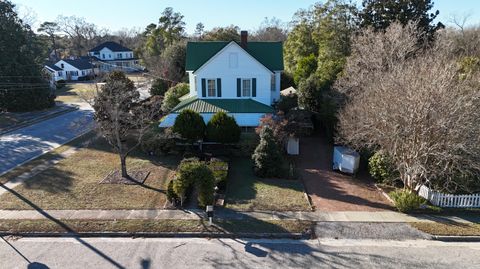 A home in Summerton