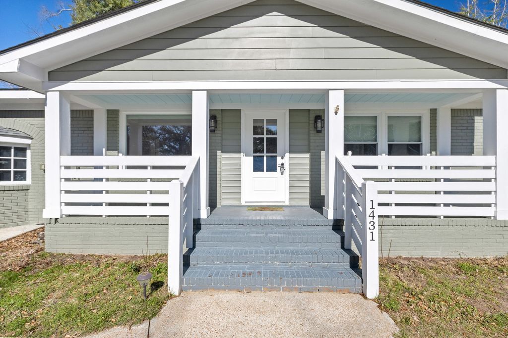 Photo of 1431 Heather Drive, Mount Pleasant, SC 29464 (MLS # 26005577)