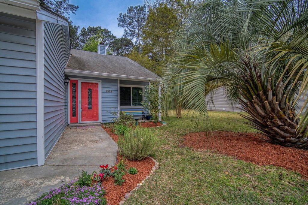 Photo of 201 Pebble Creek Road, Summerville, SC 29486 (MLS # 26009004)