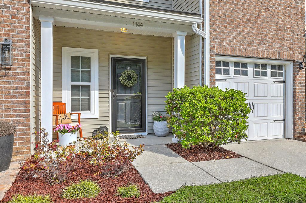 Photo of 1144 Euclid Drive, Charleston, SC 29492 (MLS # 26010903)
