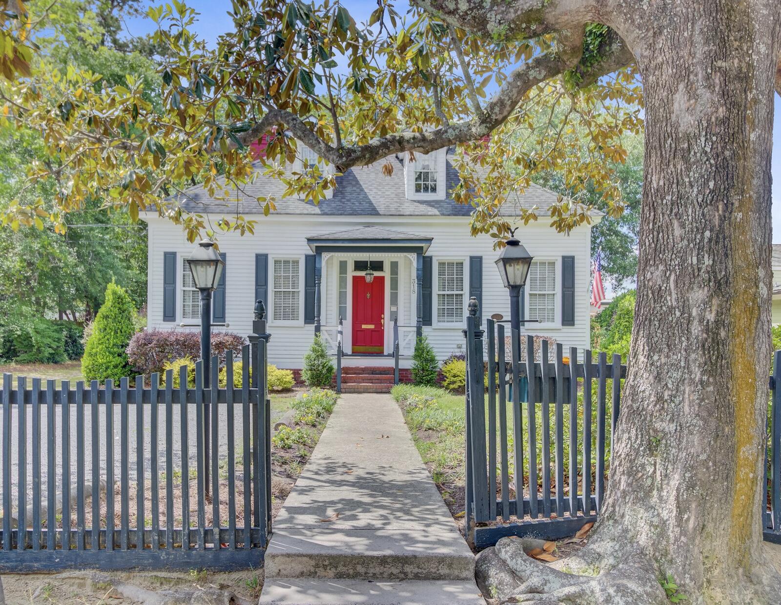 318 N Magnolia Street