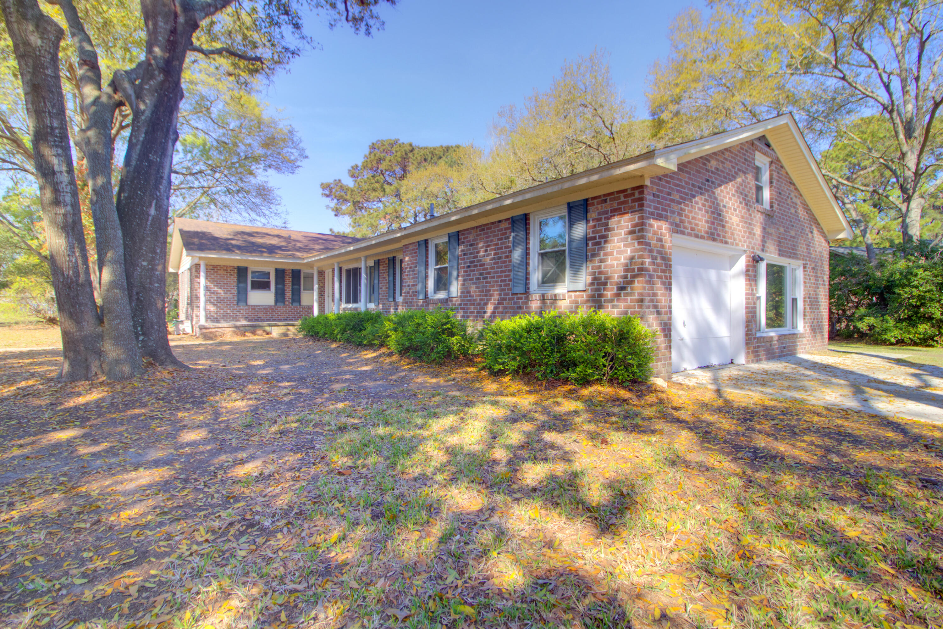 1240 Oakcrest Drive