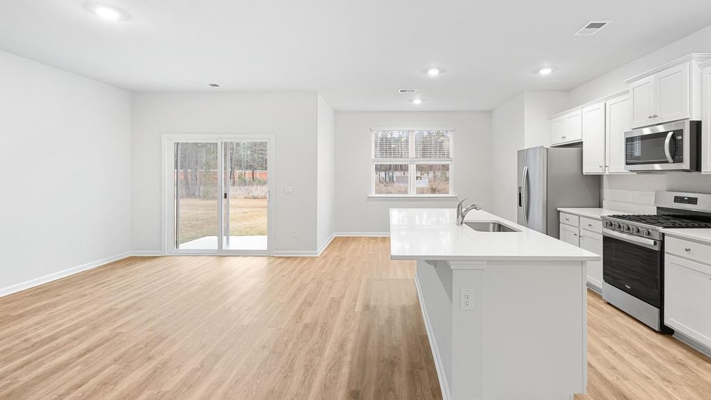 Photo of 204 Hawk Tail Court, Summerville, SC 29486 (MLS # 26003733)