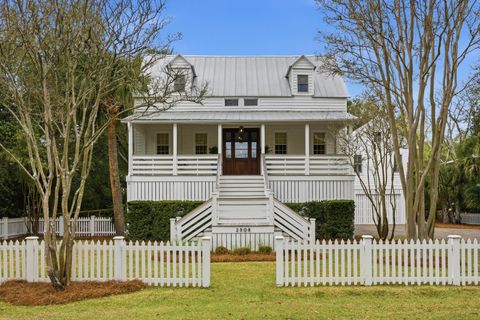 Photo of 2508 Myrtle Avenue, Sullivans Island, SC 29482 (MLS # 26008966)