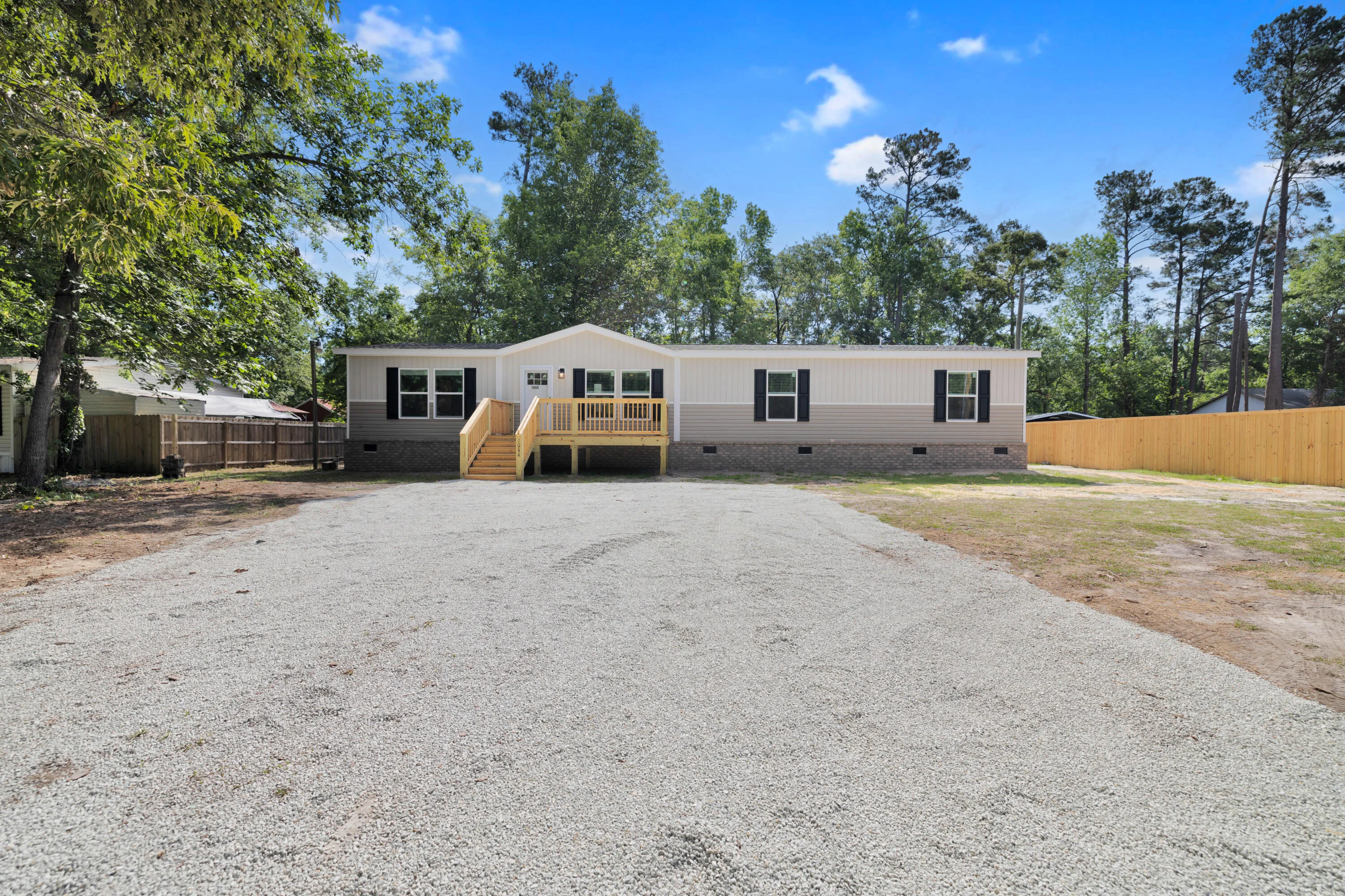 1044 Longpoint Road, Cross, SC, 29436