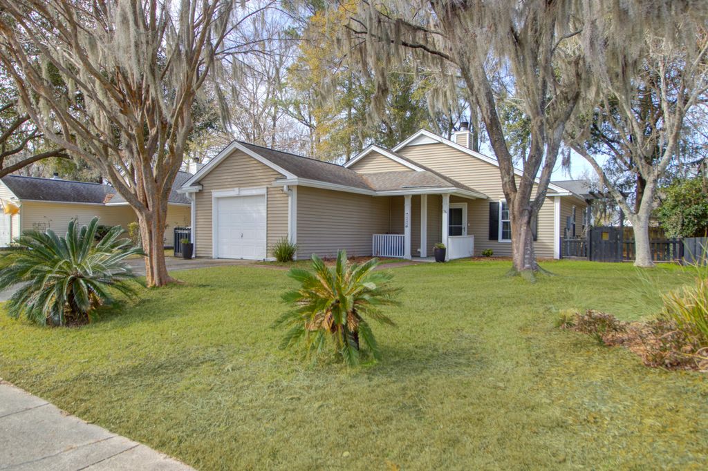 Photo of 222 Lytham Court, Charleston, SC 29414 (MLS # 26003130)