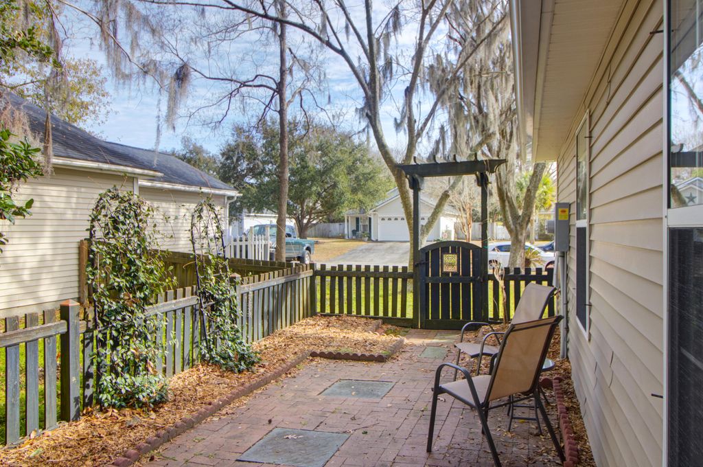 Photo of 222 Lytham Court, Charleston, SC 29414 (MLS # 26003130)