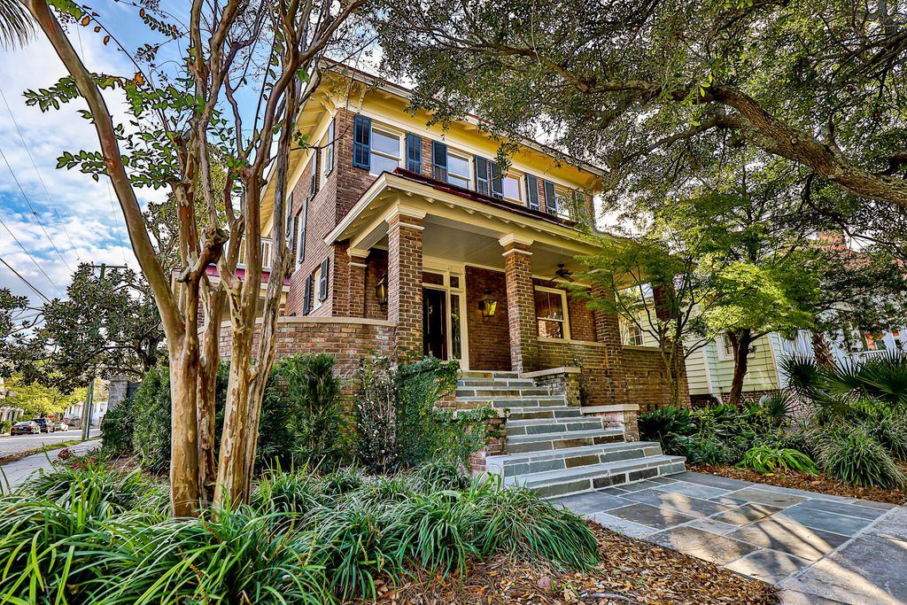 Photo of 173 Tradd Street, Charleston, SC 29401 (MLS # 25031554)