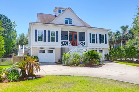 Photo of 3013 Middle Street, Sullivans Island, SC 29482 (MLS # 25012443) Photo of 3013 Middle Street, Sullivans Island, SC 29482 (MLS # 25012443)