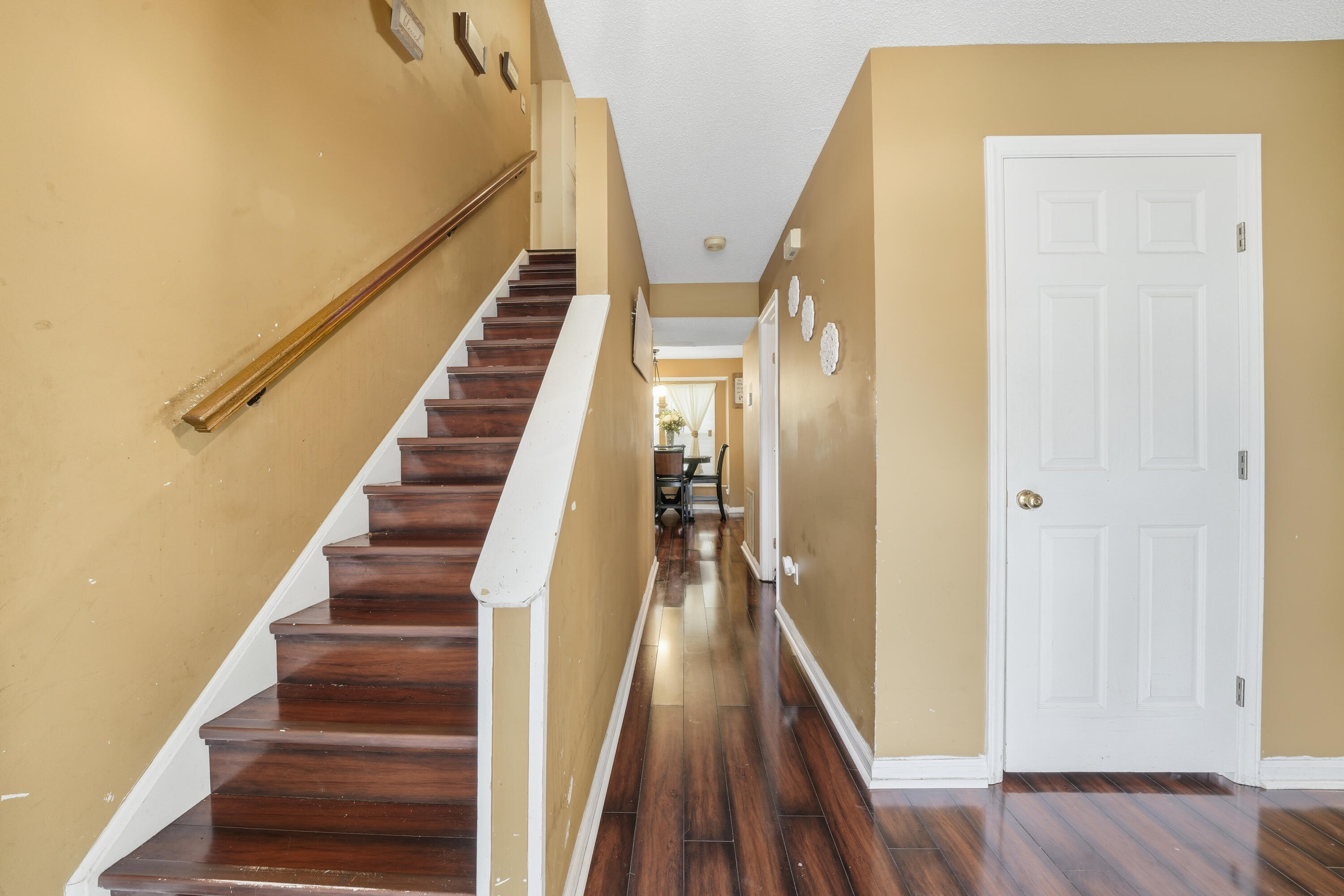 8352 Coventry Court