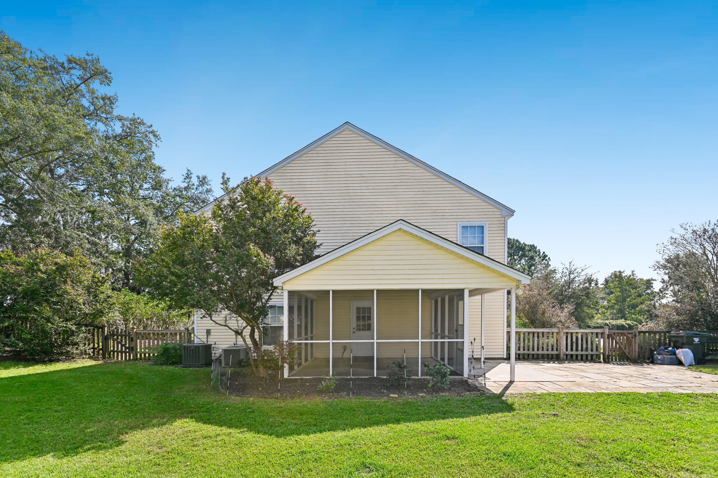1048 Moss Grove Drive