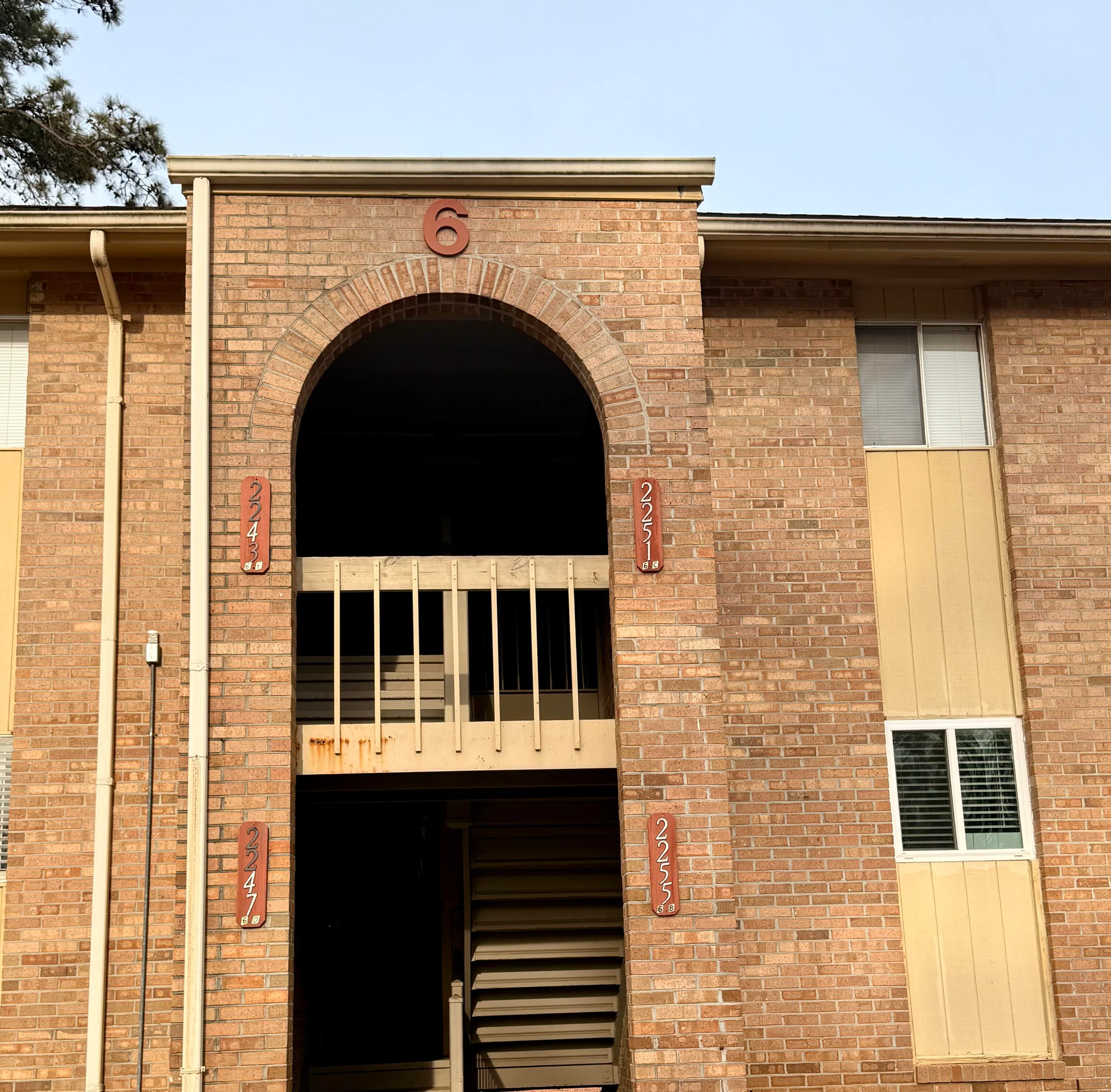 2251 Hillcrest Avenue Unit 6-C